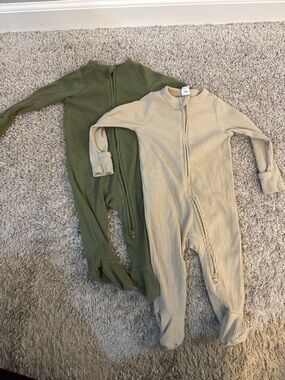 Old Navy Ribbed Footed Rompers in Olive Green and Cream